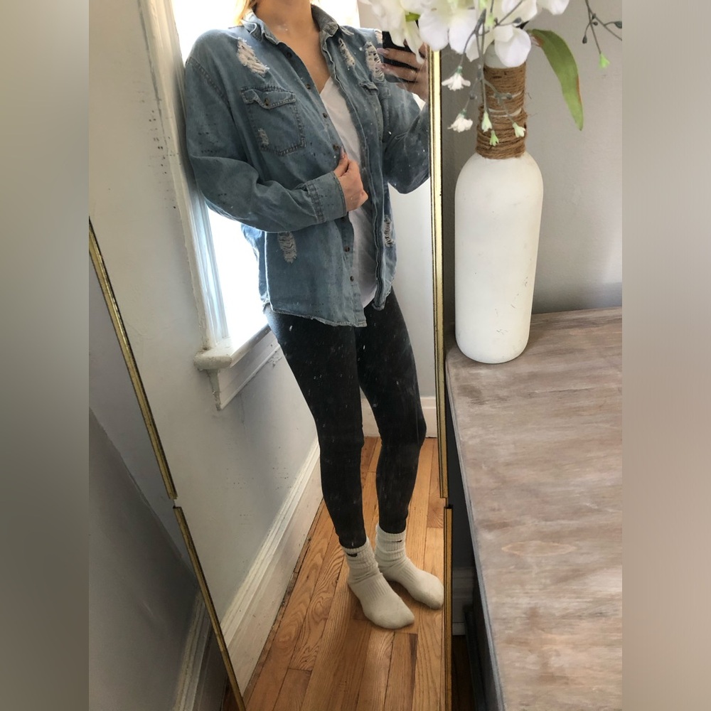 Women’s Jean denim shirt jacket distressed button up - Picture 5 of 11
